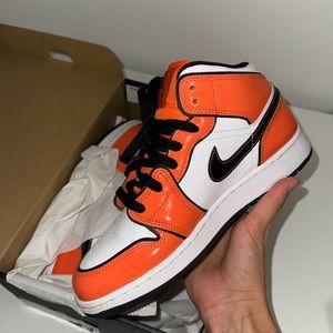 Nike Jordan 1 size 6Y = women’s size 71/2